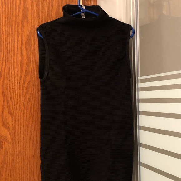 ARITZIA | Group Babaton ribbed turtle neck